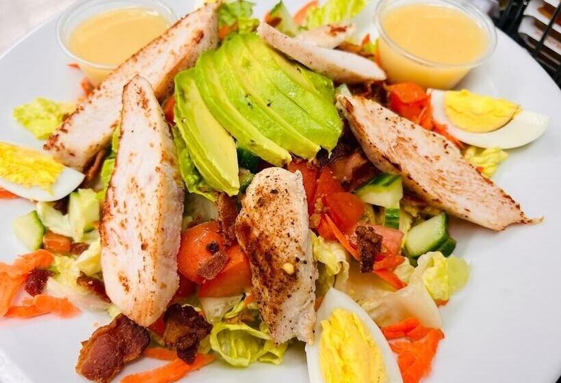 Bear S Den Lounge And Motel