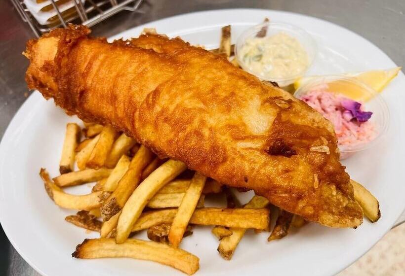 Bear S Den Lounge And Motel