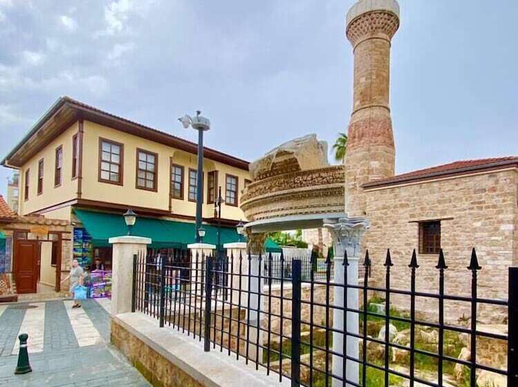 민박 Necip Bey Konağı