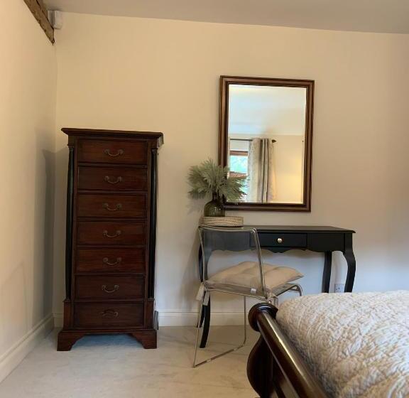 مبيت وإفطار The Byre