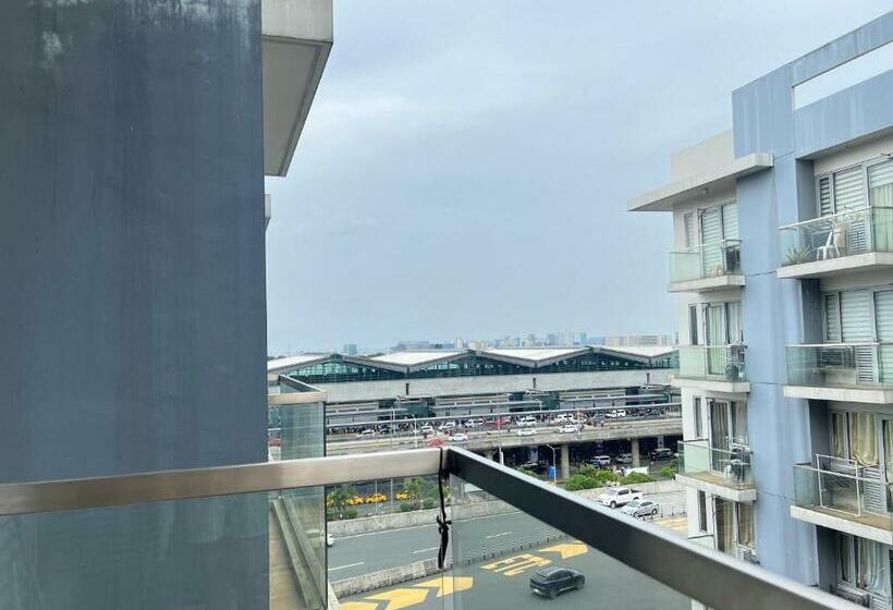 Big Condo Across Manila Airport W/ Wifi