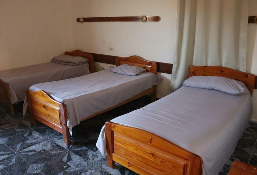 בית מלון כפרי قريه جرين لاند العريش