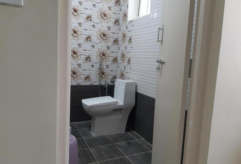 בית מלון כפרי Cnr Residency, Madanapalle