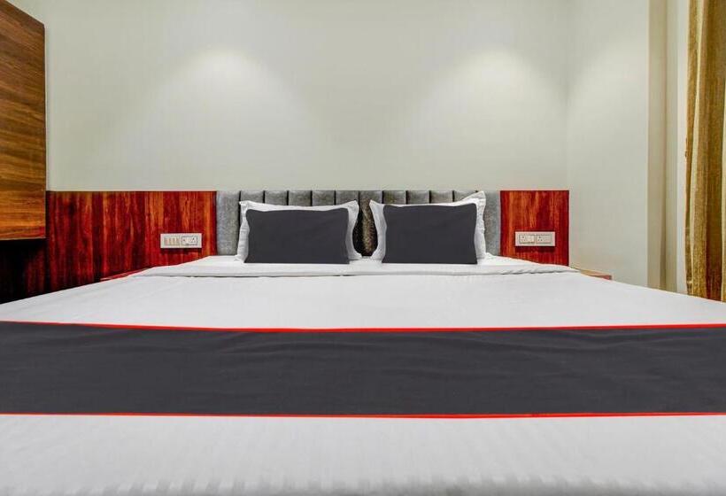 בית מלון כפרי Collection O Haveli Executive