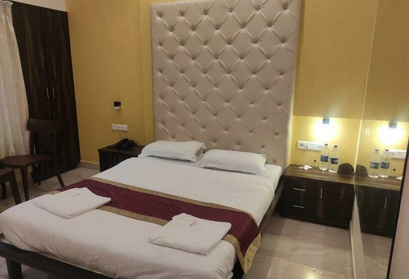 בית מלון כפרי Deepak Executive, Ganpatipule