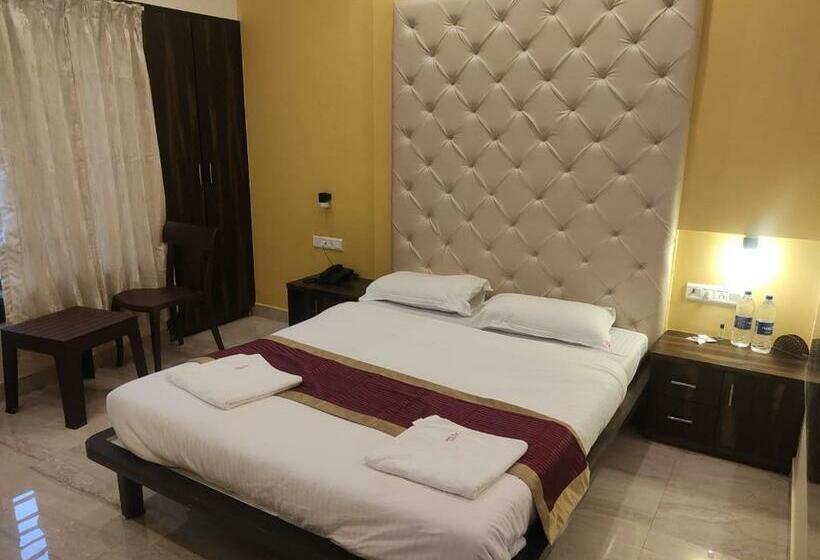 בית מלון כפרי Deepak Executive, Ganpatipule