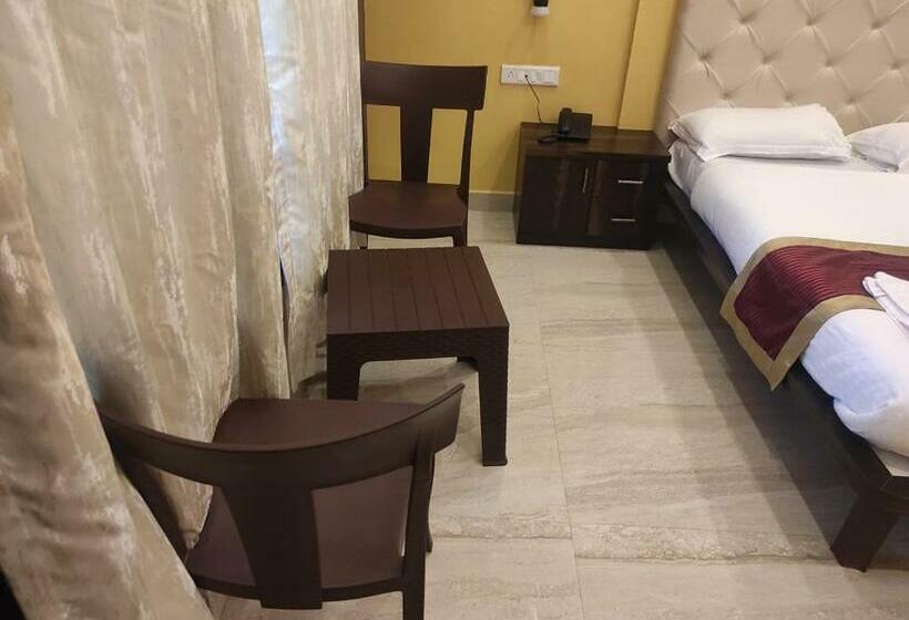 בית מלון כפרי Deepak Executive, Ganpatipule