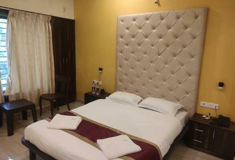 בית מלון כפרי Deepak Executive, Ganpatipule