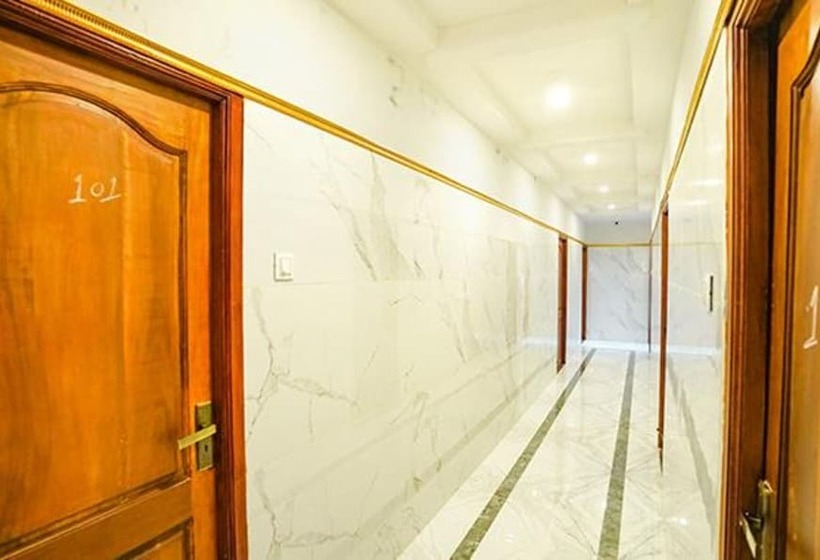 هتل Collection O Eswar Residency