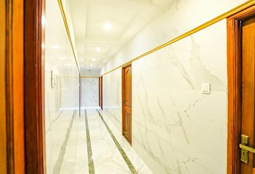 هتل Collection O Eswar Residency