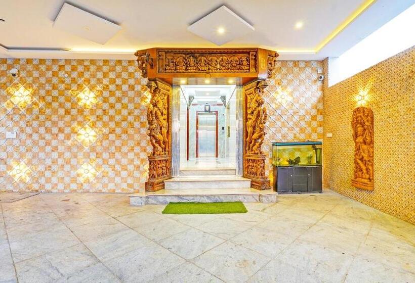 هتل Collection O Eswar Residency