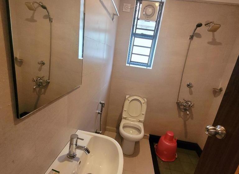 ホテル Four Squares Inn, Technopark Phase 3