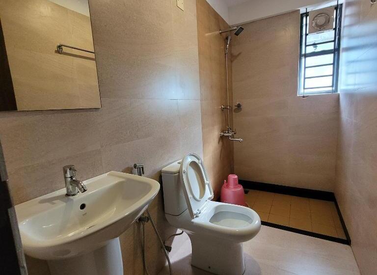 ホテル Four Squares Inn, Technopark Phase 3