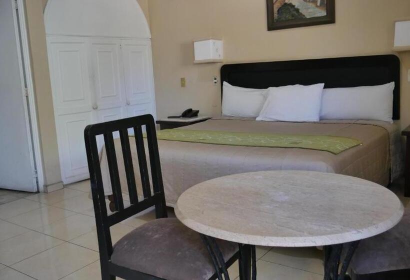 Отель Hacienda Las Higueras