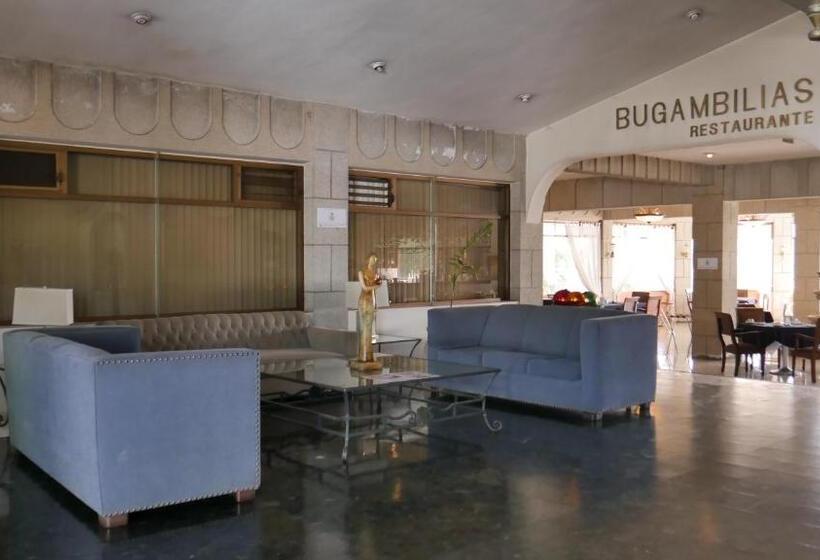 Отель Hacienda Las Higueras