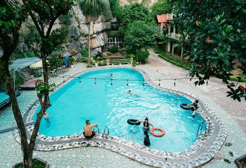 هتل Mai Mountain Homestay