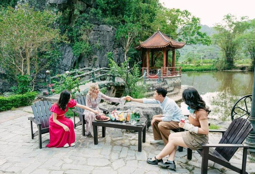 هتل Mai Mountain Homestay