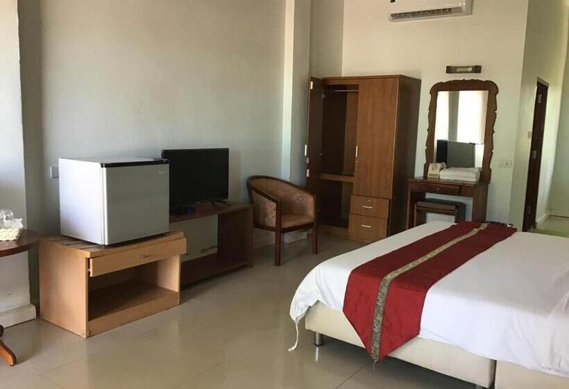 هتل Onthebeach Resort