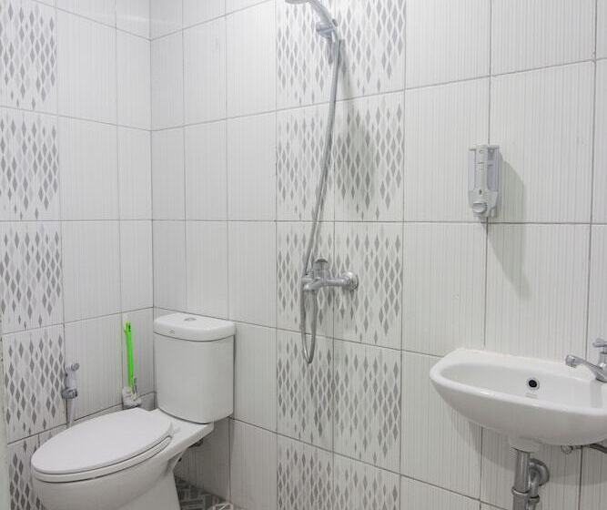 Отель Oyo 92602 Doesnami Syariah 2