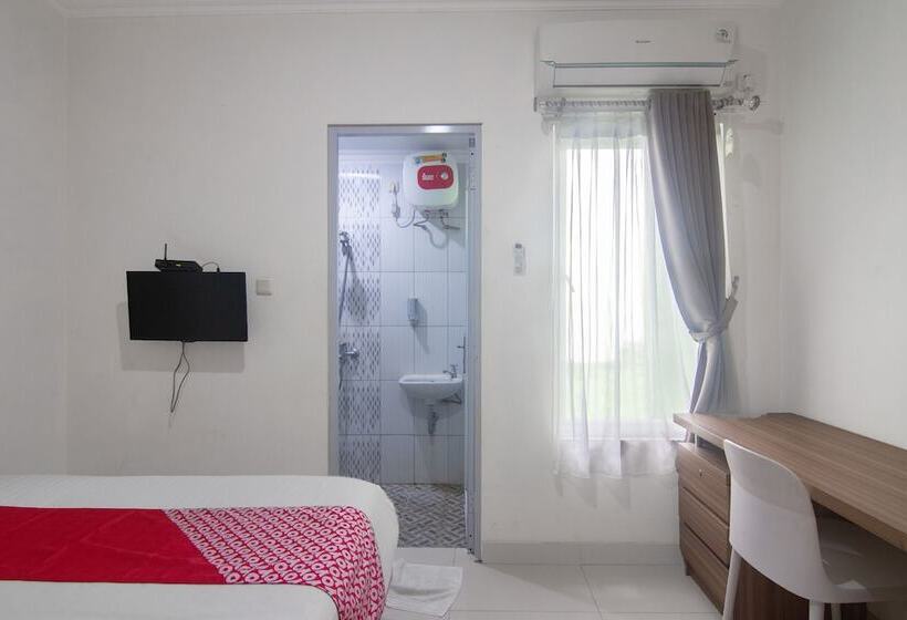 Отель Oyo 92602 Doesnami Syariah 2