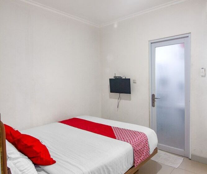 Отель Oyo 92602 Doesnami Syariah 2