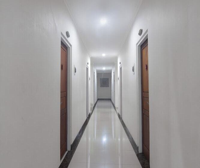 Отель Oyo 92602 Doesnami Syariah 2