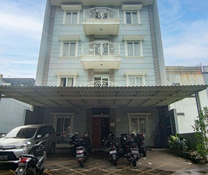 Отель Oyo 92602 Doesnami Syariah 2