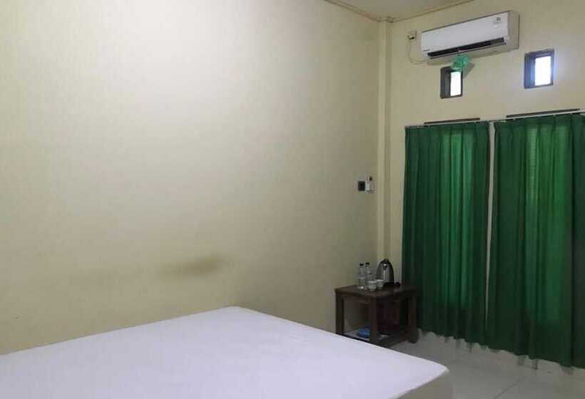 هتل Oyo 92608 Penginapan Mc Lodge