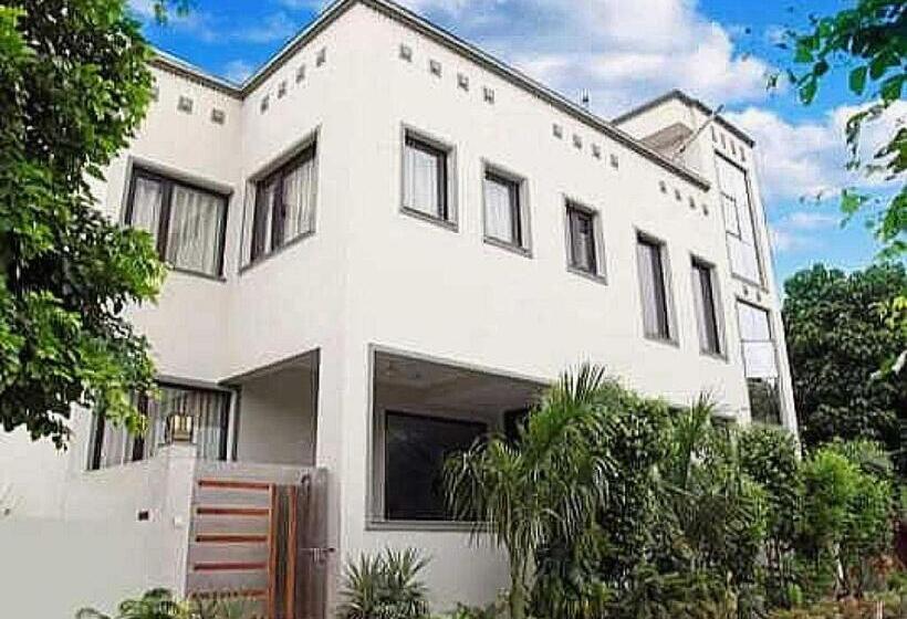 ホテル Oyo Flagship 81366 Taj Wonder Inn