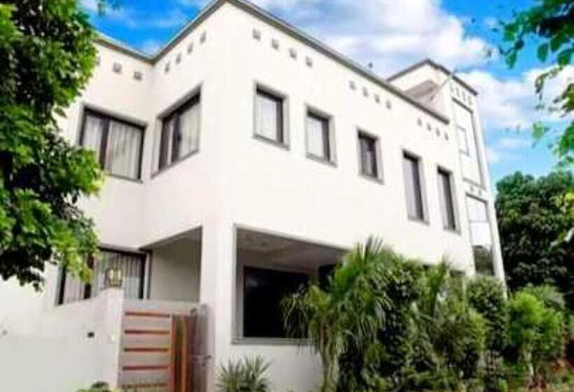 ホテル Oyo Flagship 81366 Taj Wonder Inn