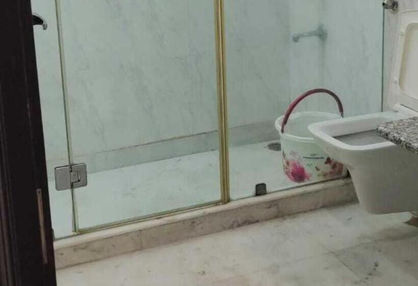 ホテル Oyo Flagship 81366 Taj Wonder Inn