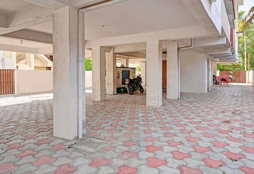 בית מלון כפרי Oyo Flagship 81392 Royal Plazza Homestay