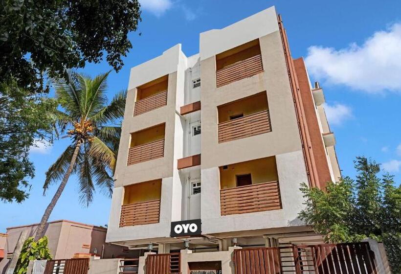 هتل Oyo Flagship 81392 Royal Plazza Homestay