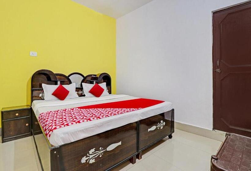 호텔 Oyo Flagship 81395 Ashish