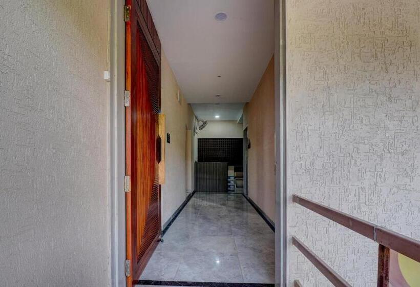 בית מלון כפרי Oyo Flagship 81405  Onyx Inn