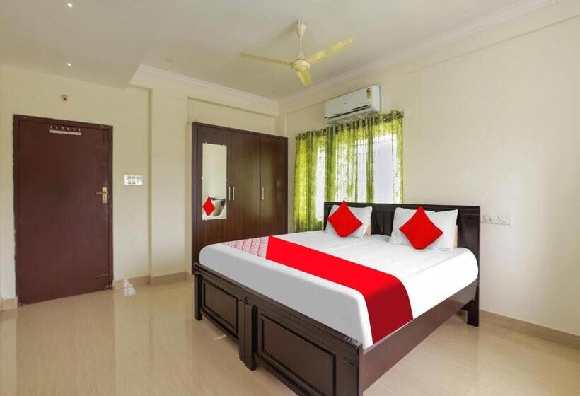 Super Hotel O Ramaraopet Near Kakinada Beach