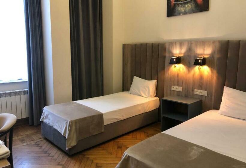 בית מלון כפרי Renaissance Boutique