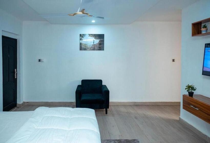 هتل Seven Brothers Apartments