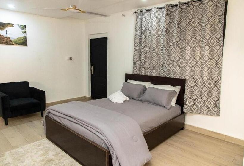 هتل Seven Brothers Apartments