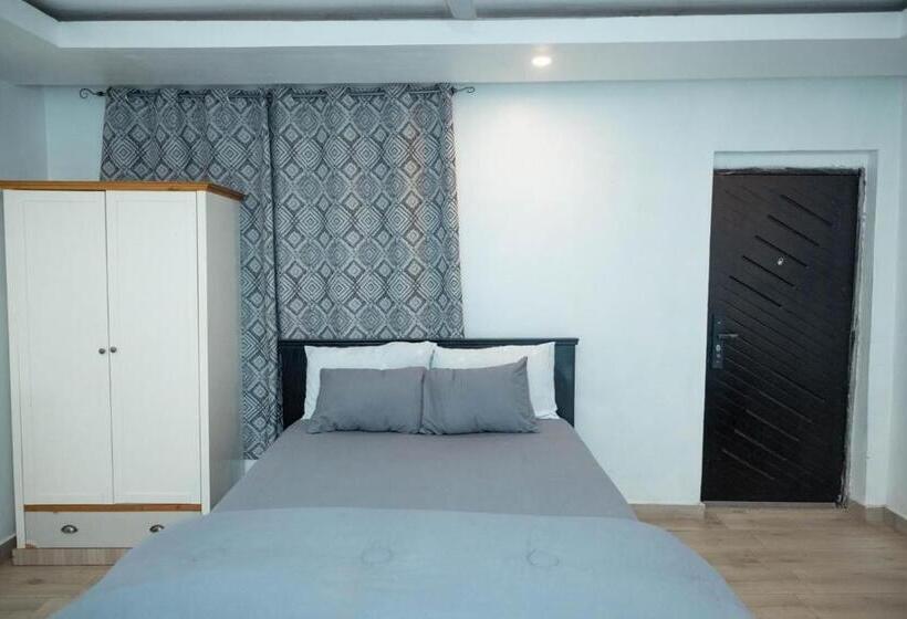 هتل Seven Brothers Apartments