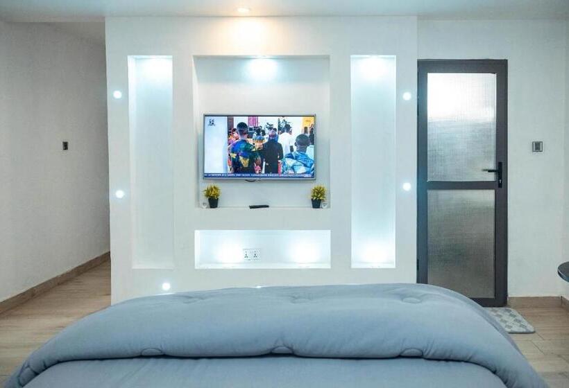 هتل Seven Brothers Apartments