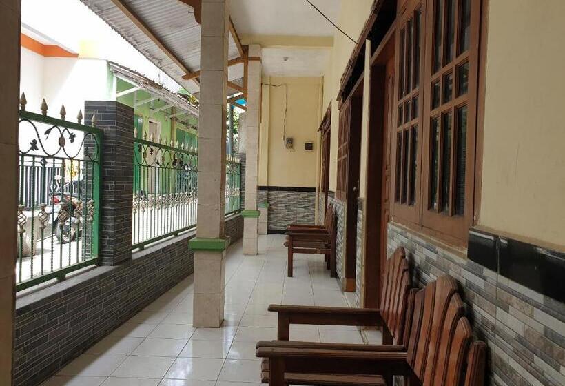 فندق Spot On 92620 Syfa Kost