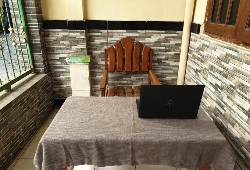 فندق Spot On 92620 Syfa Kost