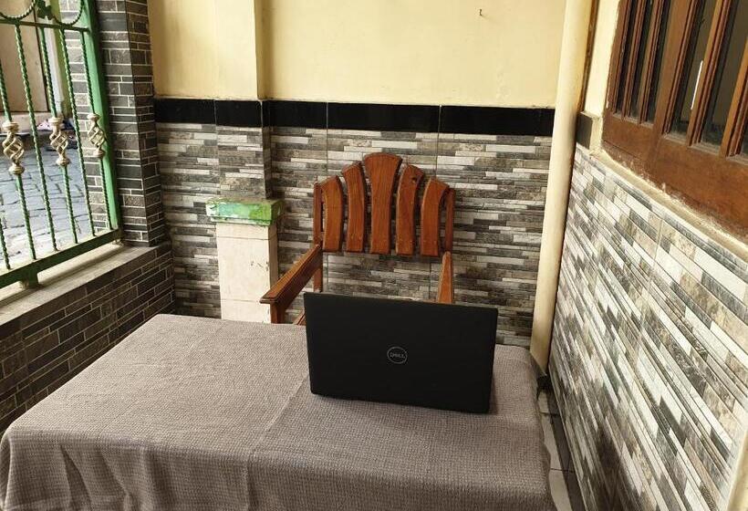 فندق Spot On 92620 Syfa Kost