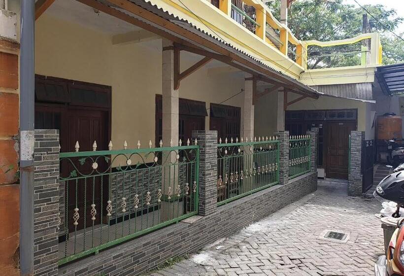 فندق Spot On 92620 Syfa Kost