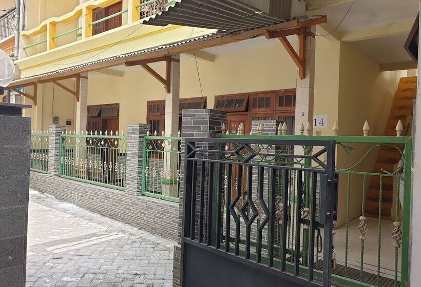 فندق Spot On 92620 Syfa Kost