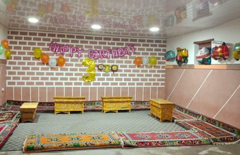 ホテル The Royal Maryul Banquet Hall , Restaurant & Resort Leh