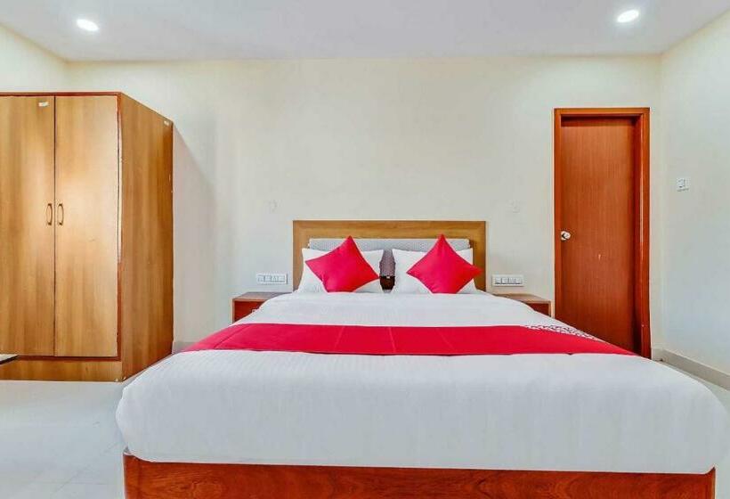 Townhouse 1226 Hotel Champion Paradise