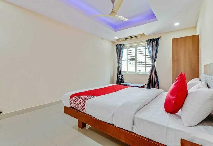 Townhouse 1226 Hotel Champion Paradise