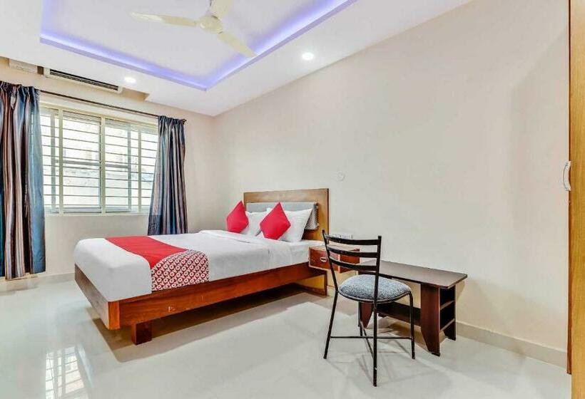 Townhouse 1226 Hotel Champion Paradise